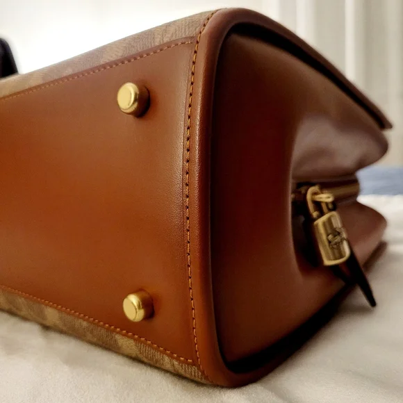 Coach Brooke Carryall In Signature Canvas - Picture 6 of 12